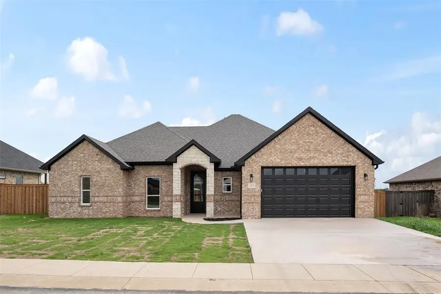 509 Limestone Circle, Mabank, TX 75147