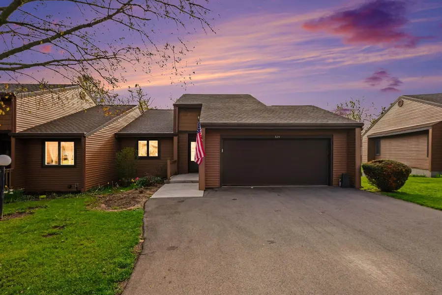 625 Maple Creek DR, Holland City, MI 49423