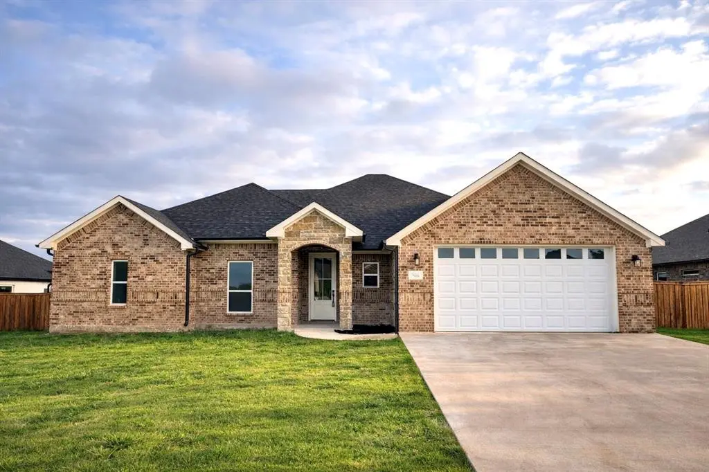 506 Limestone Circle, Mabank, TX 75147
