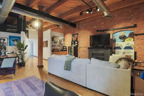 200 S RIVER PLACE DR #29, Detroit, MI 48207