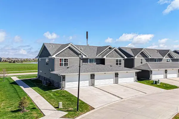 2251 Saint Andrews Dr, North Liberty, IA 52317