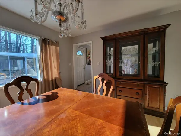 18311 NORWICH RD, Livonia, MI 48152