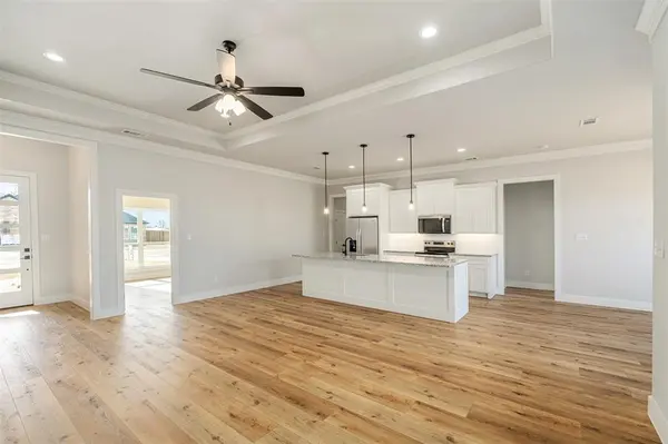 502 Limestone Circle, Mabank, TX 75147