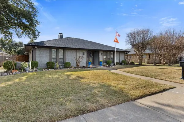 6818 Southpoint Drive, Dallas, TX 75248