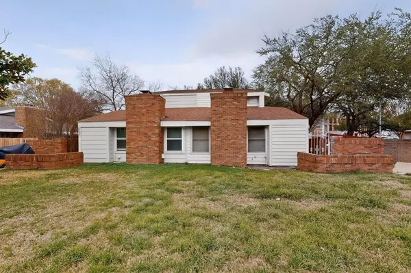 2407 Mustang Court, Lewisville, TX 75067