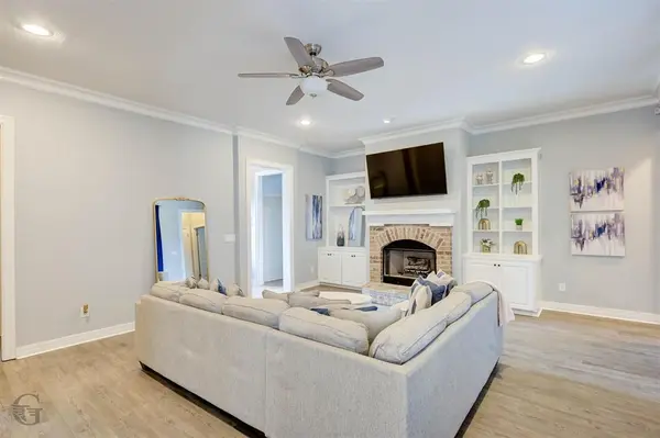 307 Briars Court, Bossier City, LA 71111