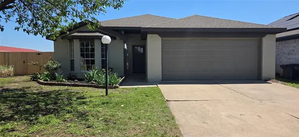 8194 Waterside Trail, Fort Worth, TX 76137