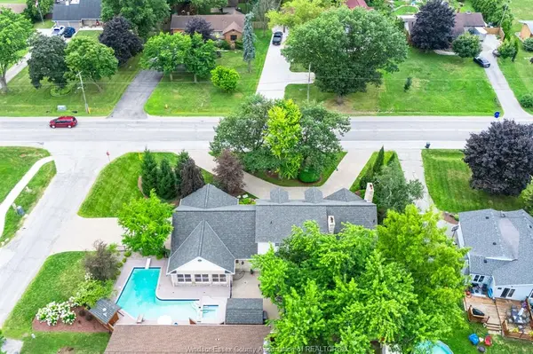 323 TALBOT Street South, Essex, ON N8M 1C2