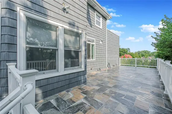 5434 Amboy RD, Richmond, NY 10312