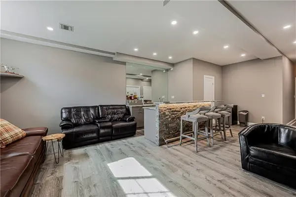 30 Persimmon LN, New Springville, NY 10314