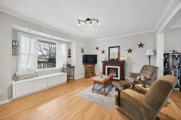 154 Admiral RD, Ajax, ON L1S 2P1