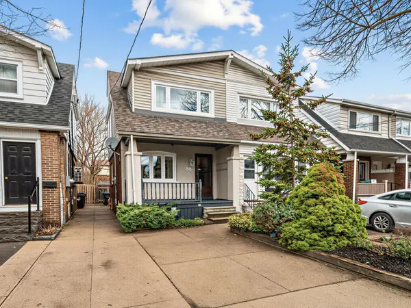 86 Mortimer AVE, Toronto E03, ON M4K 2A1