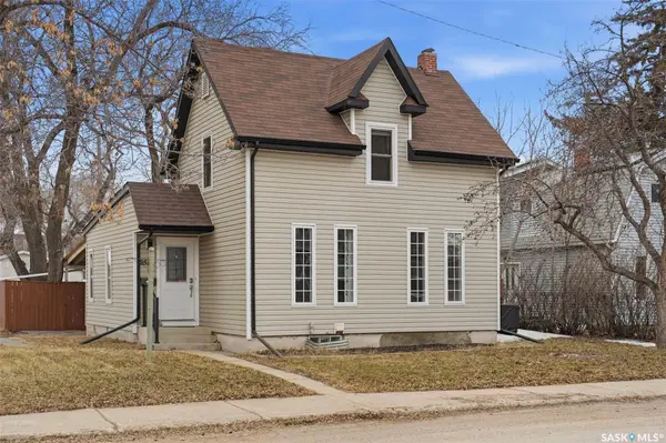 2532 Kelvin AVENUE, Saskatoon, SK S7J 0T7