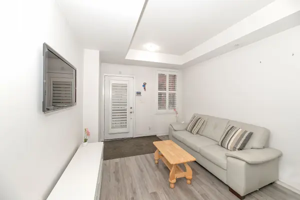 869 Wilson AVE #33, Toronto W05, ON M3K 0A4