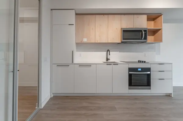 1185 Dupont ST #417, Toronto W02, ON M6H 0G5