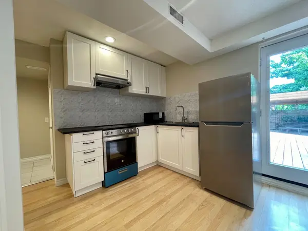 5555 Lockengate CT #Lower, Mississauga, ON L5R 3M8