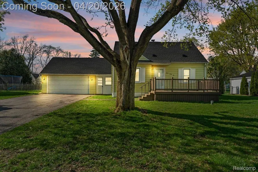 1232 Bel Air DR, Flint Charter Township, MI 48507