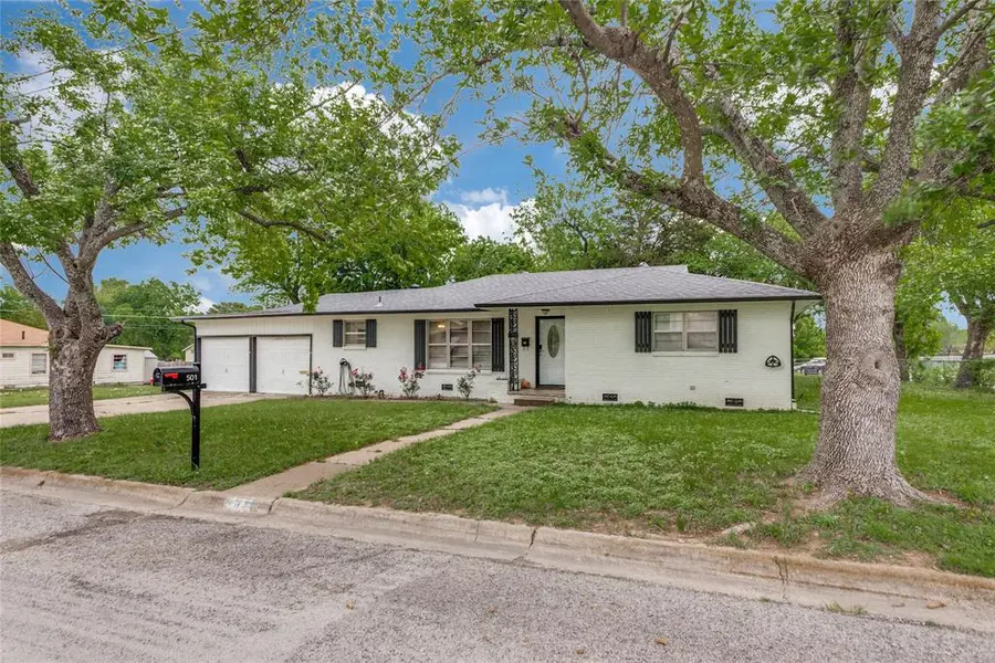 501 Lindsey Street, Bowie, TX 76230