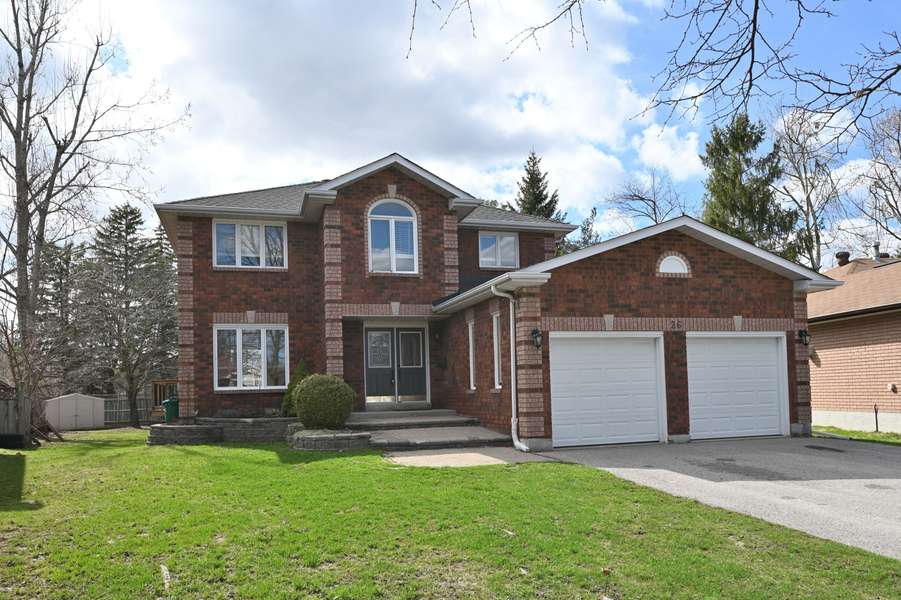 26 Warner RD, Barrie, ON L4N 7M5