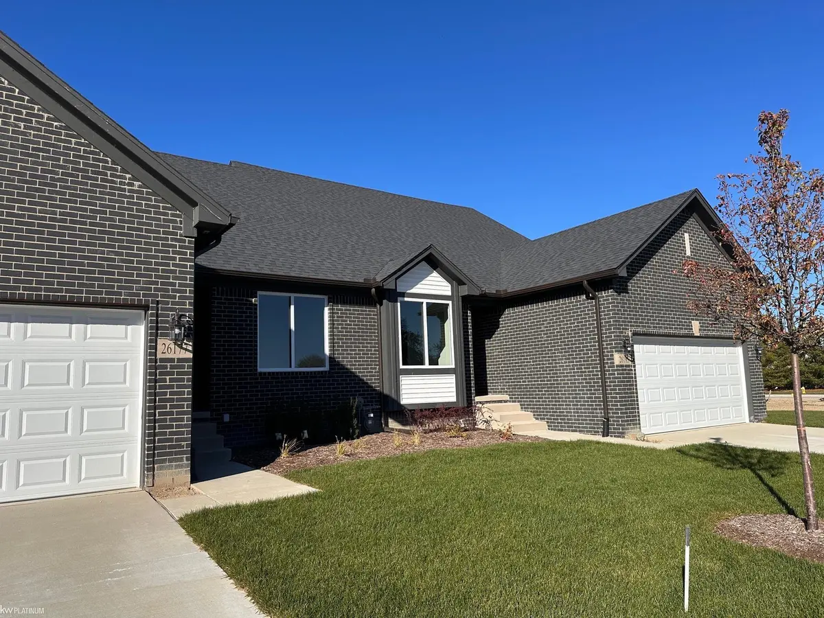 26185 Juliagrove LN, Chesterfield Twp, MI 48051