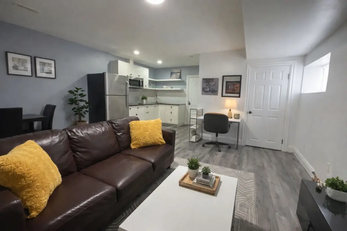 214 Clanton Park RD, Toronto C06, ON M3H 2G1