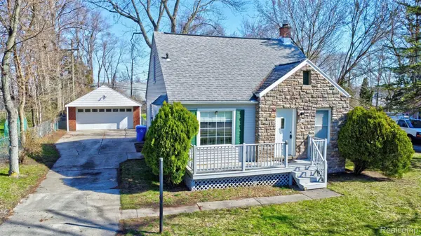 3556 BROOKDALE LN, Waterford Charter Township, MI 48328