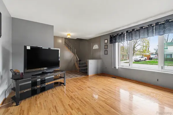 15648 Michael ST, Taylor, MI 48180