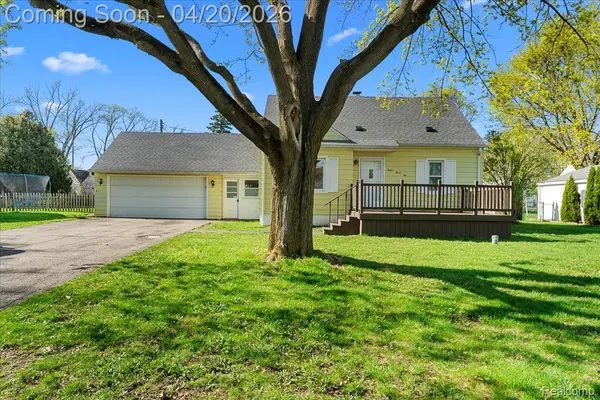 1232 Bel Air DR, Flint Charter Township, MI 48507