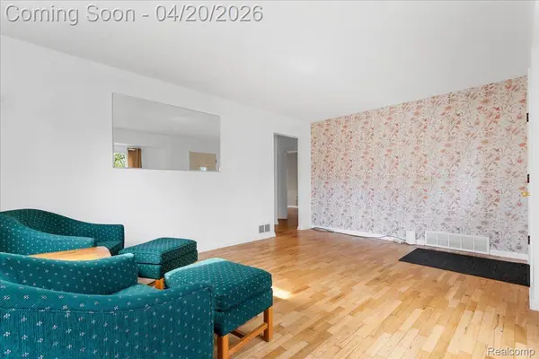 1232 Bel Air DR, Flint Charter Township, MI 48507