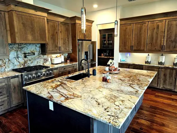 608 Redbud Court, Cedar Hill, TX 75104