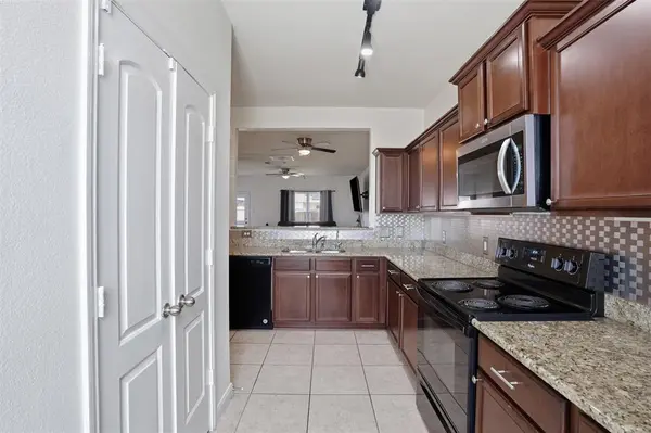 158 Kennedy Drive, Venus, TX 76084