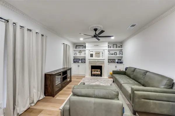 4316 Springbranch Drive, Benbrook, TX 76116