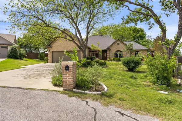 5204 Nueces Court, Granbury, TX 76049