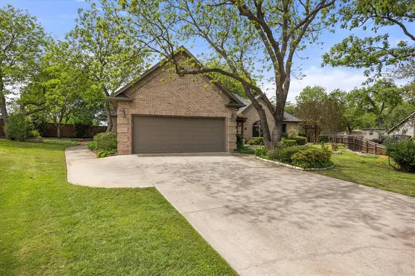 5204 Nueces Court, Granbury, TX 76049