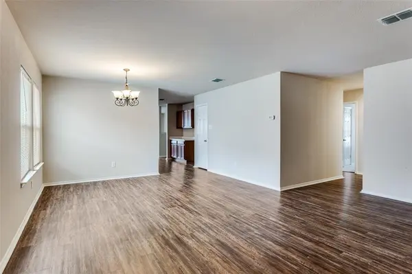 321 Silver Lake Trail, Fort Worth, TX 76140