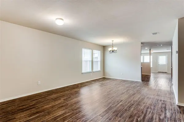 321 Silver Lake Trail, Fort Worth, TX 76140