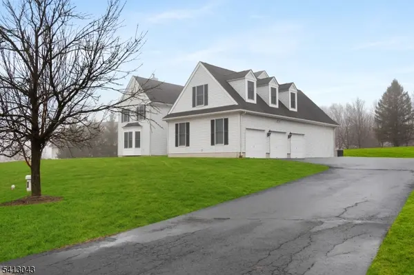 3 Manchur Ct, Raritan Twp., NJ 08822