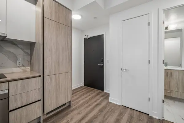 180 Front ST E #3705, Toronto C08, ON M5A 0A9