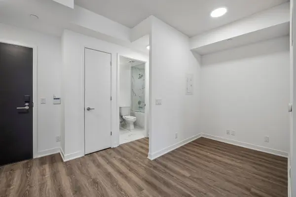 180 Front ST E #3705, Toronto C08, ON M5A 0A9