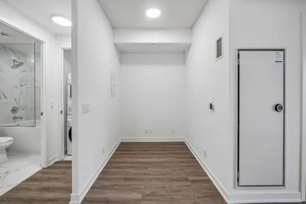 180 Front ST E #3705, Toronto C08, ON M5A 0A9