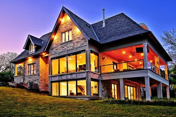 197 Sherwood PL, Newmarket, ON L3Y 8E5