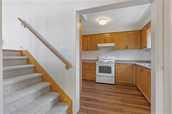 173 Simcoe RD, Bradford West Gwillimbury, ON L3Z 1Y3