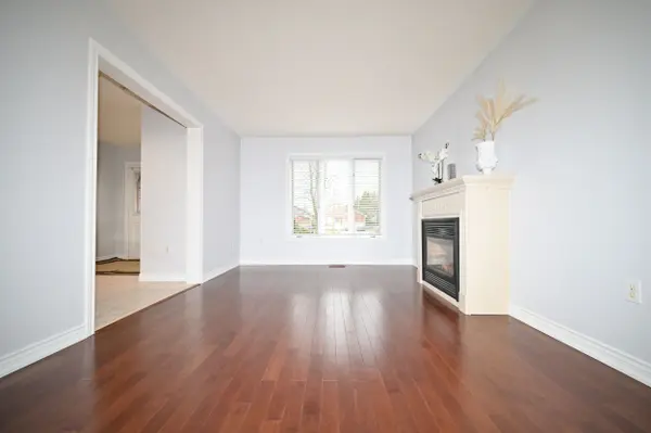 26 Warner RD, Barrie, ON L4N 7M5