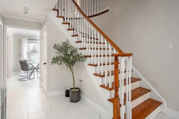 2152 Heidi AVE, Burlington, ON L7M 3X2