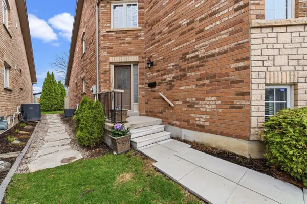 223 Rebecca ST #41, Oakville, ON L6K 3Y2
