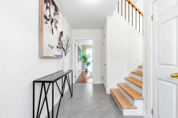 1271 Canford CRES, Mississauga, ON L5J 3M9