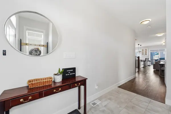 146 Sycamore ST, Blue Mountains, ON L9Y 4E4