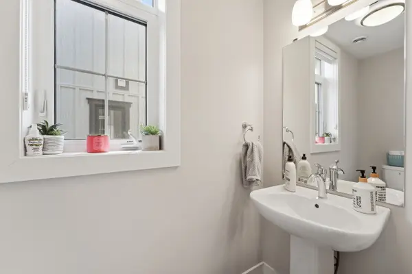 146 Sycamore ST, Blue Mountains, ON L9Y 4E4