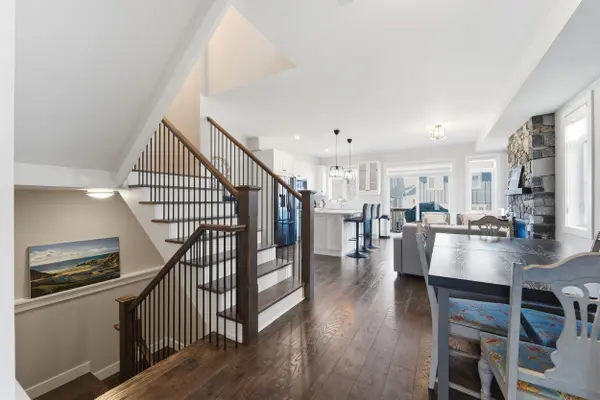 146 Sycamore ST, Blue Mountains, ON L9Y 4E4