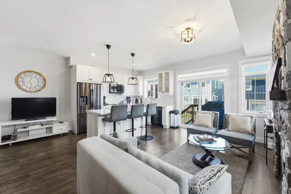 146 Sycamore ST, Blue Mountains, ON L9Y 4E4